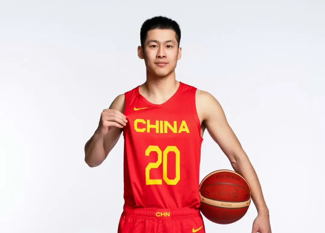 49图库官网首页-都怪张镇麟?昔日国手+全明星转会后坐穿冷板凳,场均1.6分1.4板