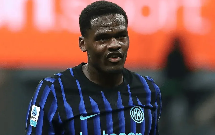 记者:邦尼小腿挛缩,最快周三或周四回归合练备战米兰德比